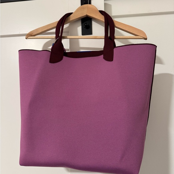 Rothy’s lightweight tote collegiate currant- reversible - Picture 6 of 10